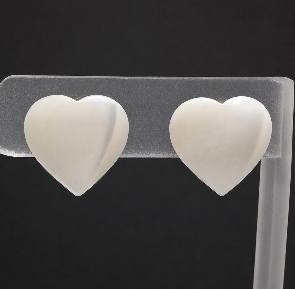 Vintage Clip On Earrings Pearlescent Cream Heart Retro Valentine's